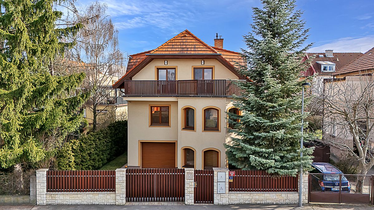 Prodej rodinného domu 285 m², pozemek 474 m²